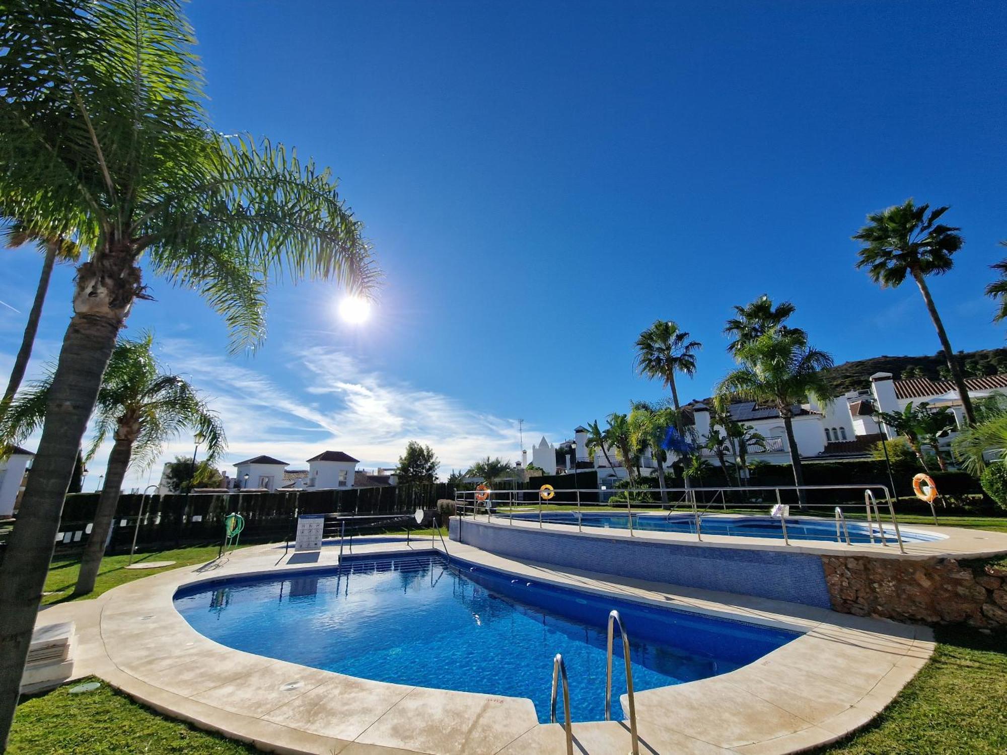 Sun & Palms - Cozy Flat In Quiet Neighbourhood With A Great Pool Area Διαμέρισμα Μάλαγα Εξωτερικό φωτογραφία